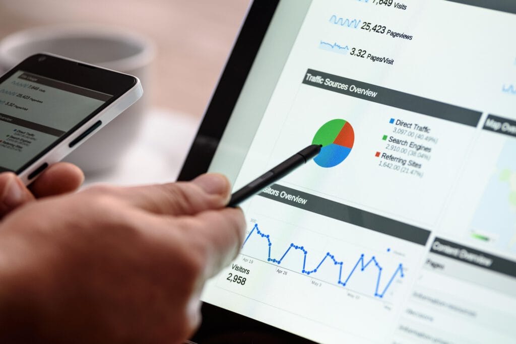 digital-marketing-1725340_1920 a person using a tablet